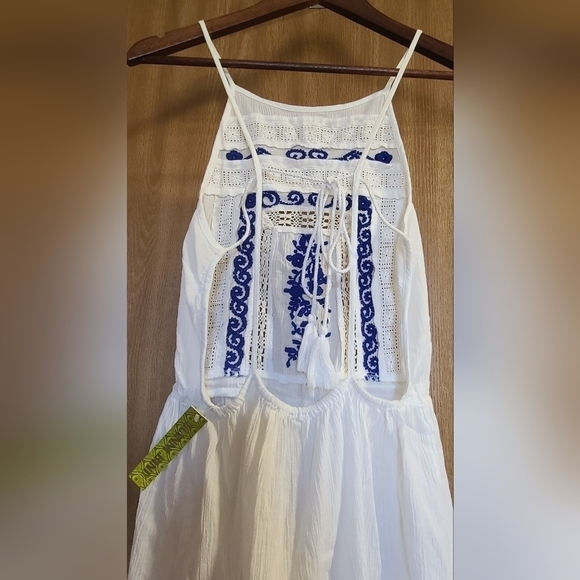 NWT Gianni Bini Embroidered Swim Cover-up Size Small - Picture 3 of 5